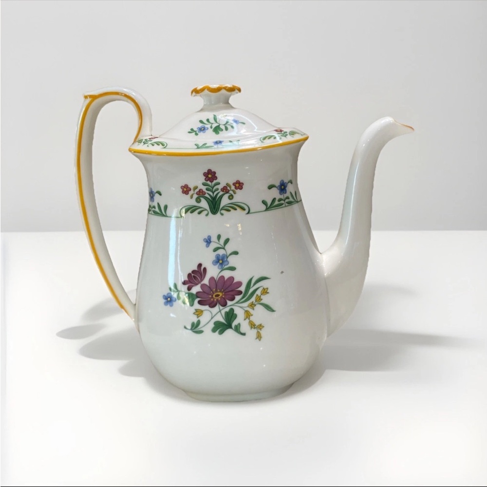 Wedgwood Charleston Coffee Pot‎ 1979-80 Discontinued
